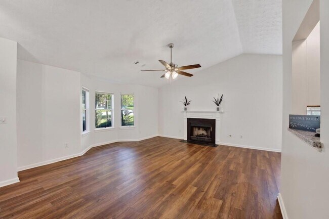 Building Photo - 2558 Candlewood Way