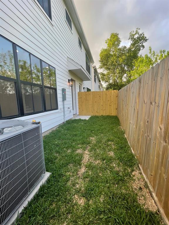 Building Photo - 6412 Highland Pine Ln