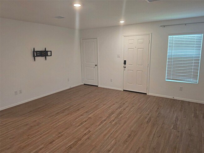 Building Photo - 7202 Clover Chase Dr
