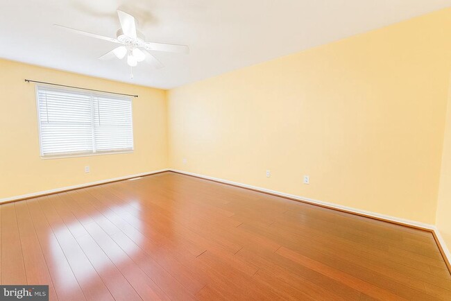 Building Photo - 8207 Stationhouse Ct