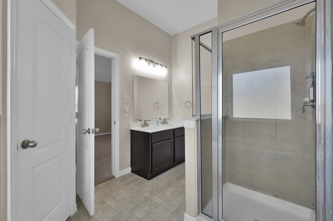 Building Photo - 11323 Creekway Bend Dr