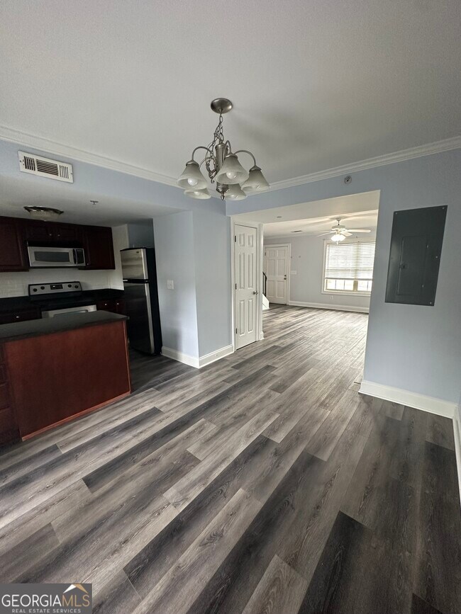 Building Photo - 35 Villa Ct SE