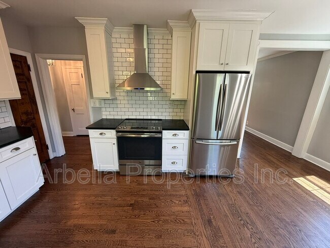 Building Photo - 1437 Valley St