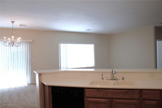 Building Photo - 2212 Sawtooth Mountain Dr