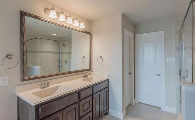 Building Photo - 713 Lowveld Dr