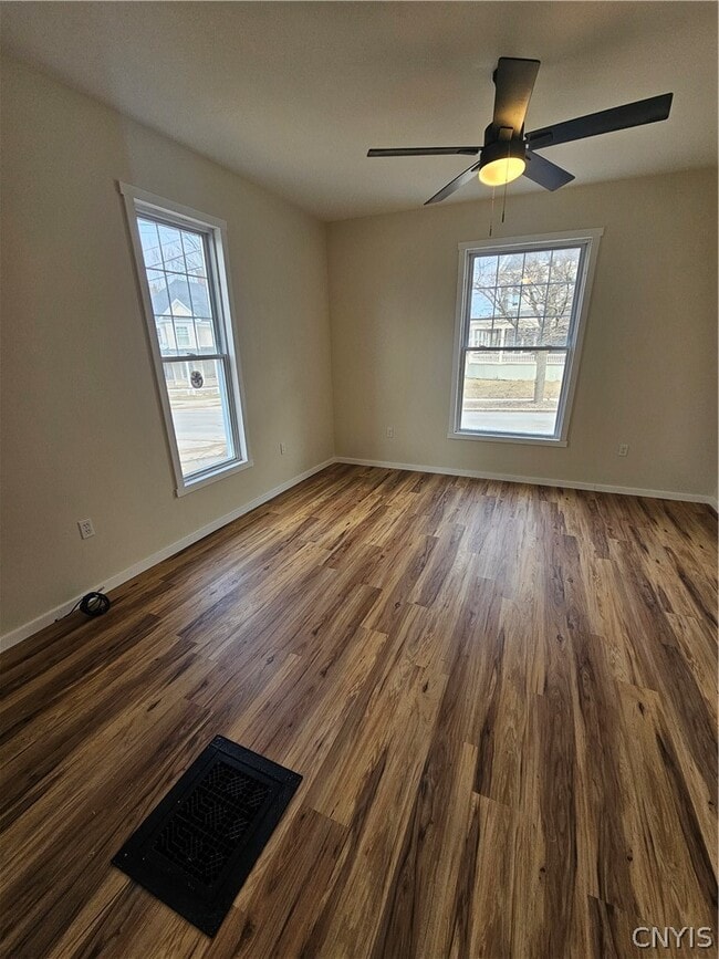 Building Photo - 127 N School St