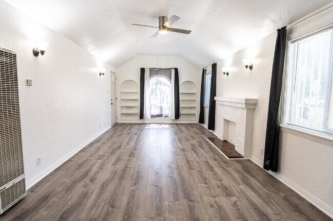 Building Photo - 6765 Lemon Ave
