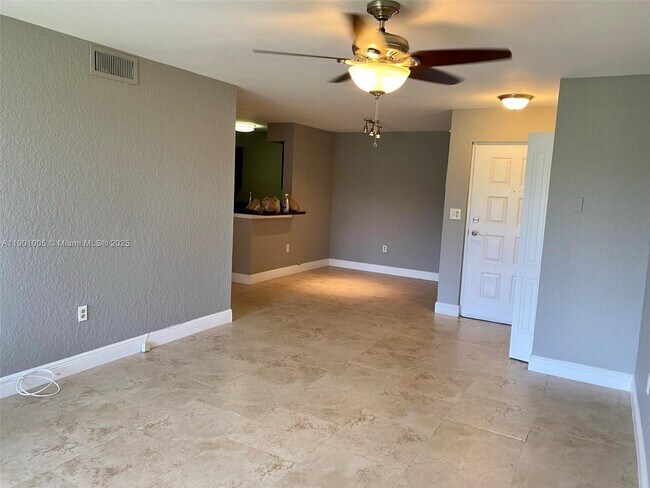 Building Photo - 2851 N Oakland Forest Dr