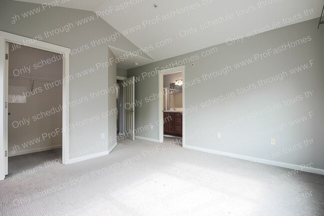 Building Photo - 625 NW Lost Springs Terrace