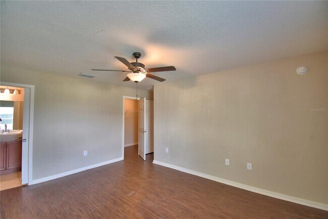 Building Photo - 605 Vittorio Dr