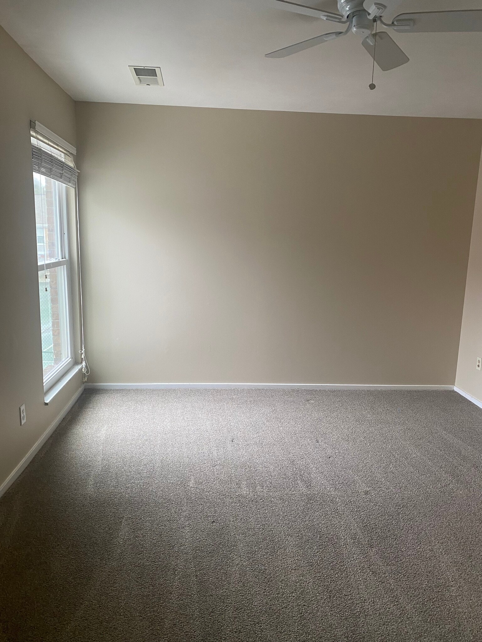 Bedroom - 105 E Ticonderoga Dr