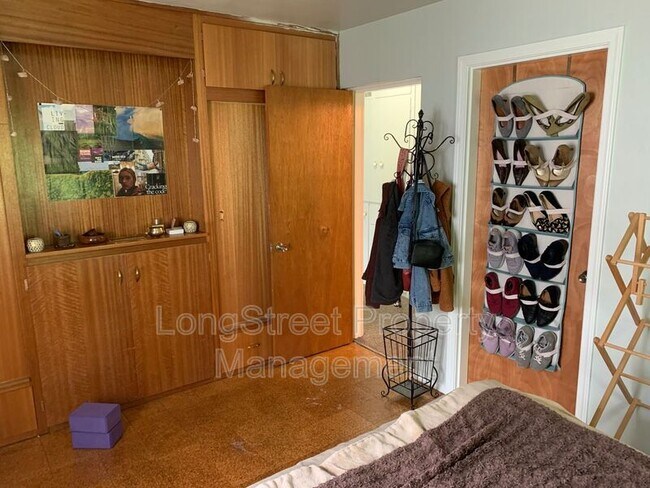 Building Photo - 1012 NW 34th St