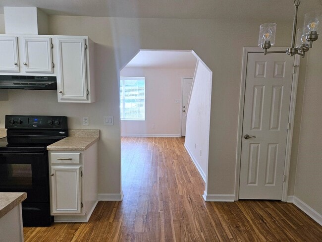 Building Photo - 431 Richview Park Cir E