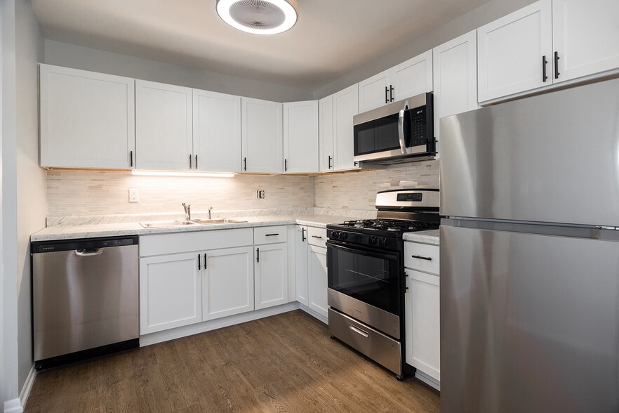 Building Photo - 8704 Indigo Ln