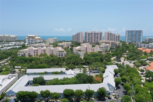 Building Photo - 798 Crandon Blvd