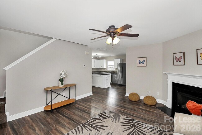 Building Photo - 1711 Rustic Arch Way