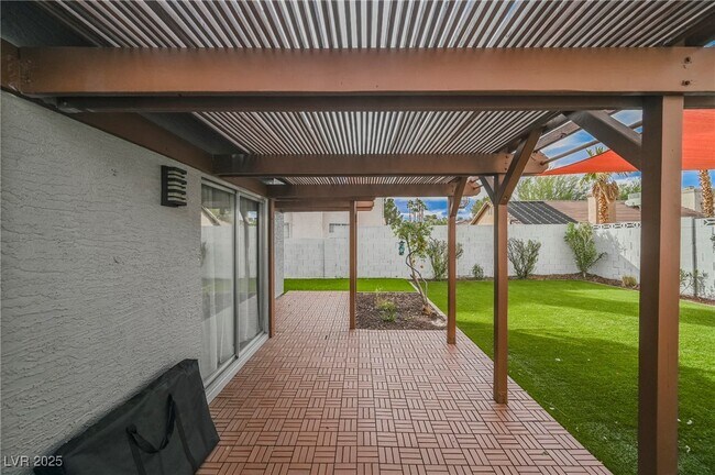 Building Photo - 1640 Crystal Shadows Cir