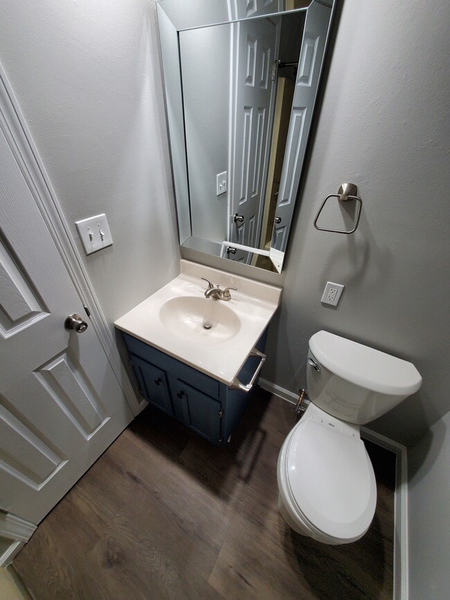 Building Photo - 12 Pebble Ct