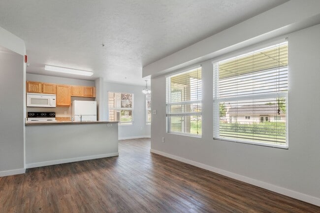 Building Photo - 208 Abraham Way