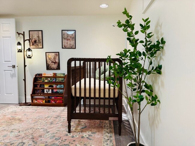 Building Photo - East Grand Rapids Gem: 4-Bedroom, 2-Bath U...