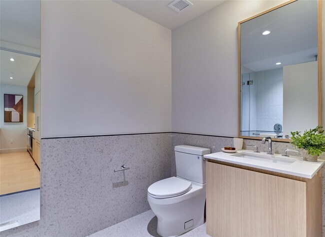 Building Photo - 33 Westchester Pl