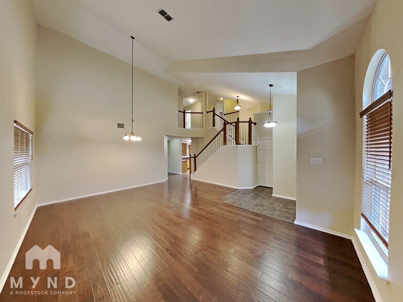 Building Photo - 8930 Wolff Vista