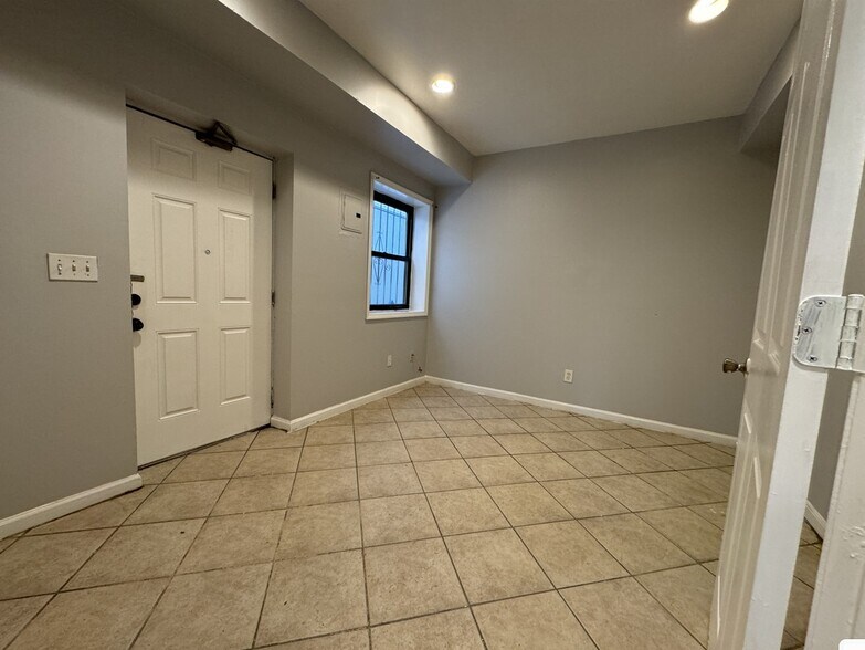 466 Kennedy Blvd 1G - 466 Kennedy Blvd