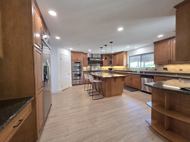 Building Photo - Gorgeous Entertainers Dream Home