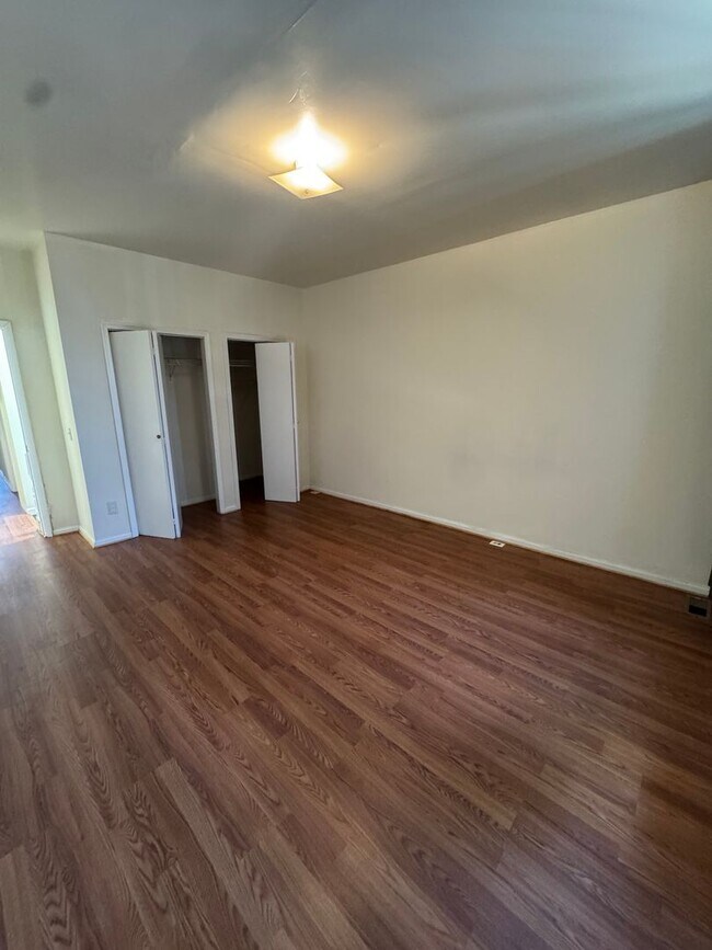 Building Photo - 2304 Ruskin Ave