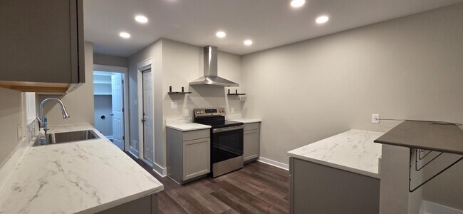 Building Photo - 403 Leola Dr