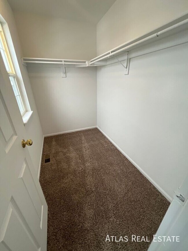 Building Photo - 6423 Elsinore Dr