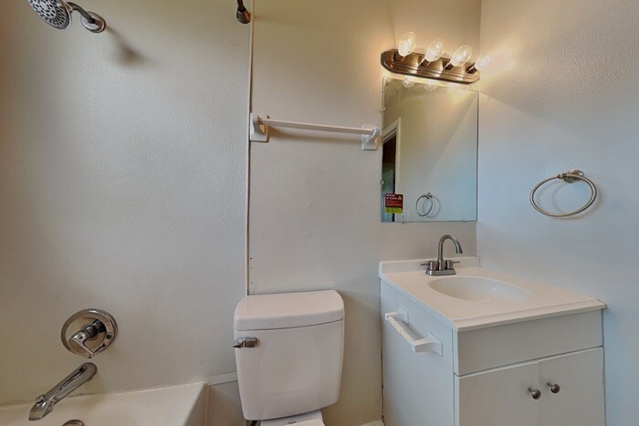 Building Photo - 39643 Meadowood Loop