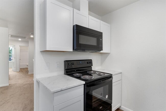 Building Photo - 2002 W 2nd St