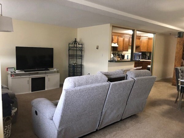 Building Photo - 200 Market St