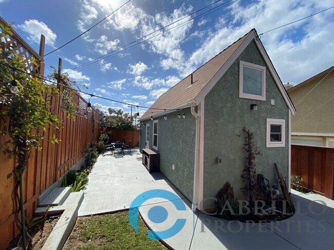Building Photo - 401 N Horne St