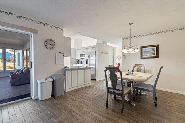 Building Photo - 6460 Blueberry Dr