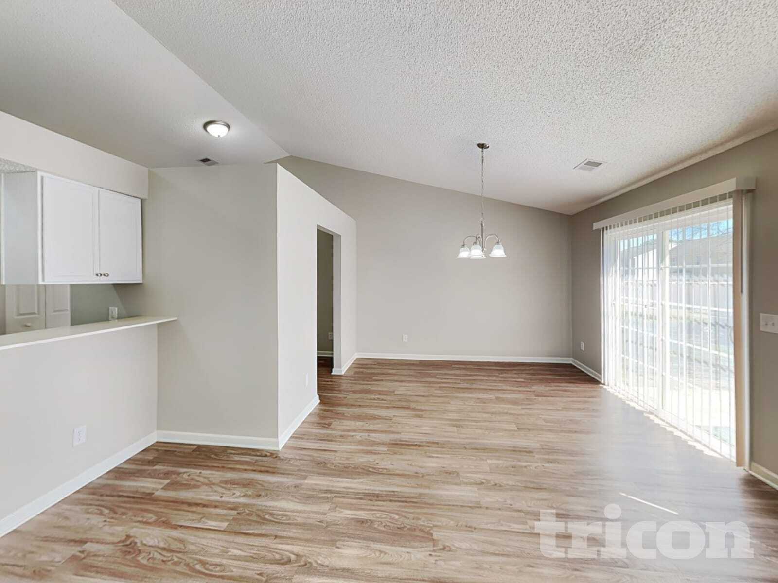 Building Photo - 721 Elderberry Ln