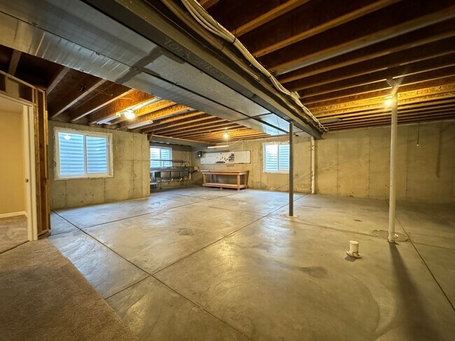 Building Photo - Wonderful Home in Wellington