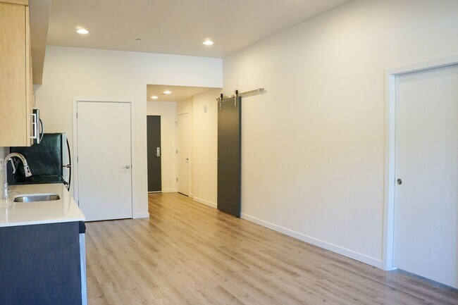 Building Photo - SUMMER SPECIAL: Modern & Spacious 1 Bedroo...
