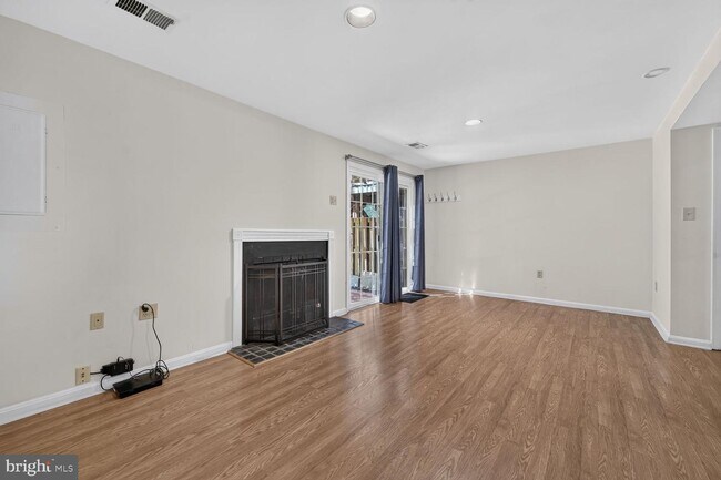 Building Photo - 5619 Ridge View Dr