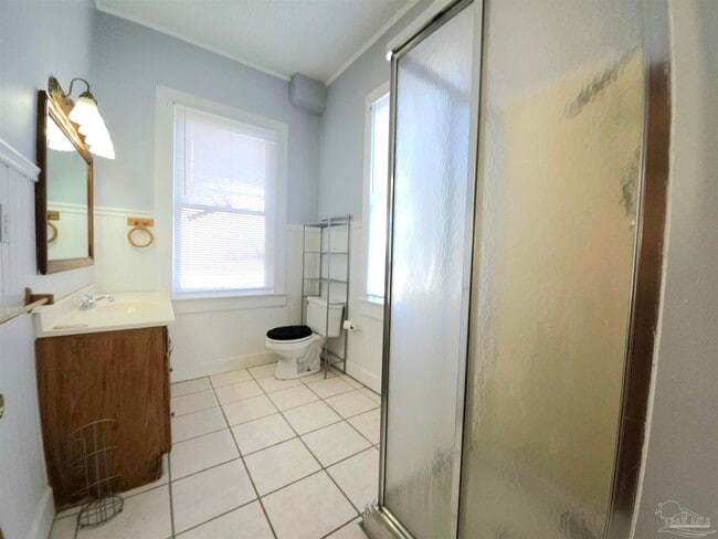 Building Photo - 911 N Spring St