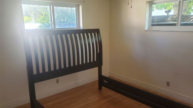 Building Photo - 616 SE 8th Ave