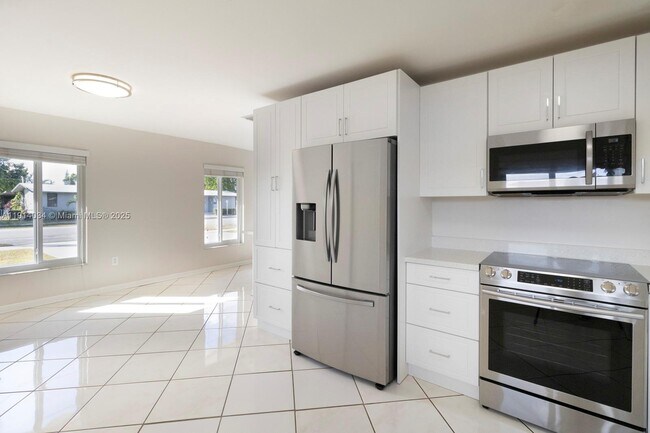 Building Photo - 7875 SW 12th St