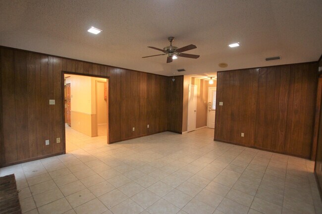 Building Photo - 3113 McDonald Rd