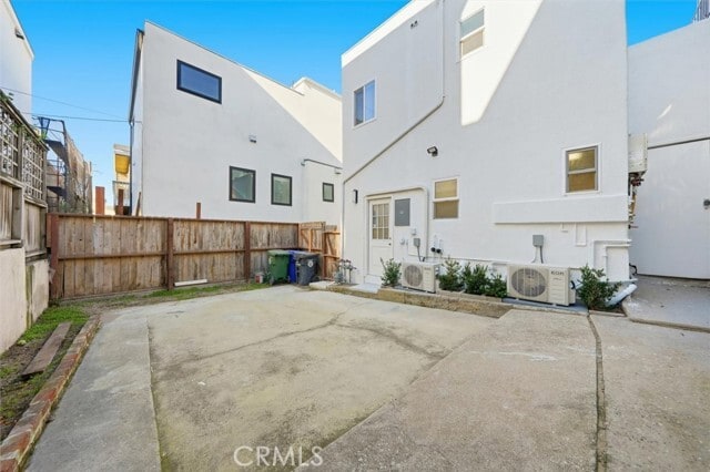 Building Photo - 220 39th St