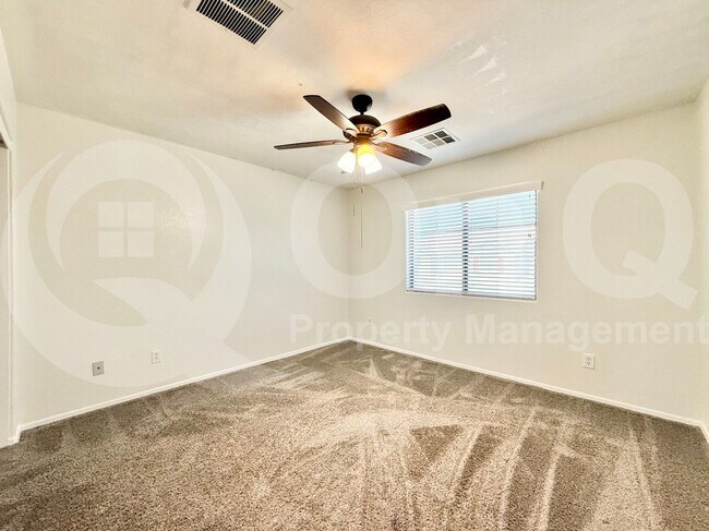Building Photo - 3913 S Crosscreek Dr