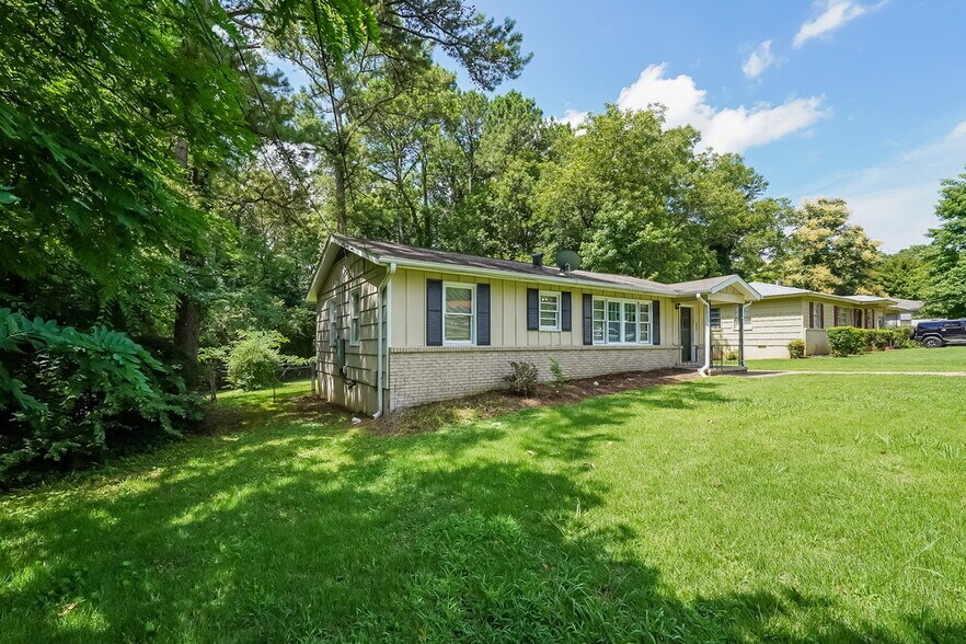 Building Photo - 417 19th Terrace NE