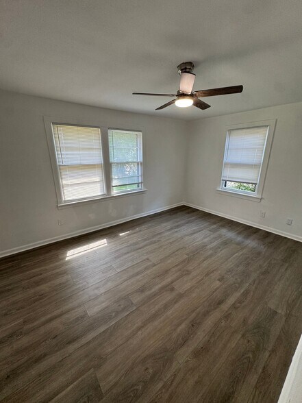 Building Photo - 7036 W Canal Blvd