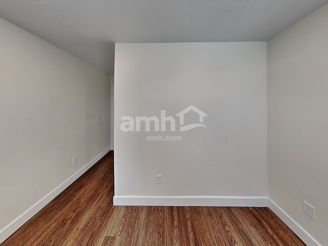 Building Photo - 2360 S Wild Horse Way