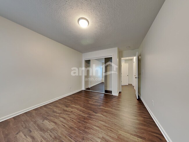 Building Photo - 1070 Halifax Ln
